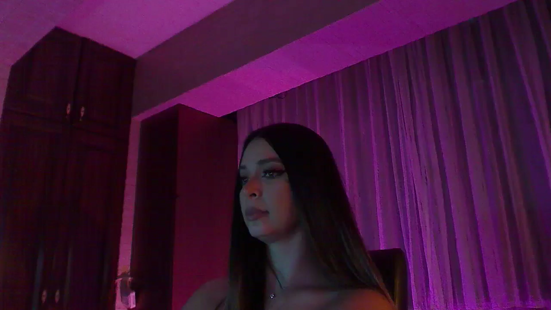 Gallery image thumbnail from No_bo_dy's myfreecams stream on, 10/11/2025, 03:12 image 18 of 20