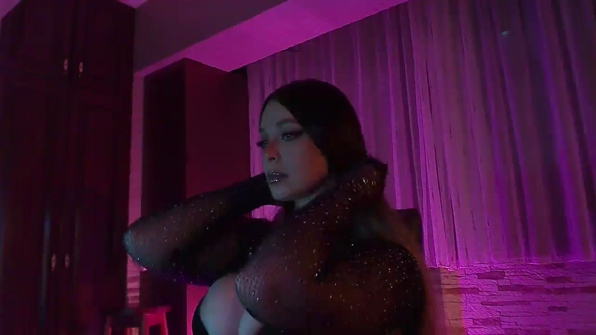 Gallery image thumbnail from No_bo_dy's myfreecams stream on, 10/12/2025, 24:01 image 19 of 20
