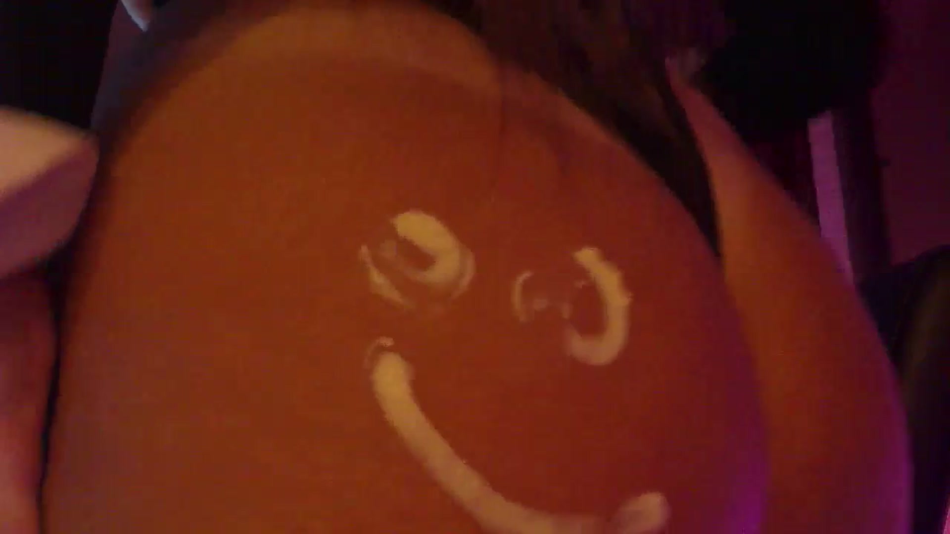 Gallery image thumbnail from No_bo_dy's myfreecams stream on, 10/13/2025, 24:17 image 18 of 20