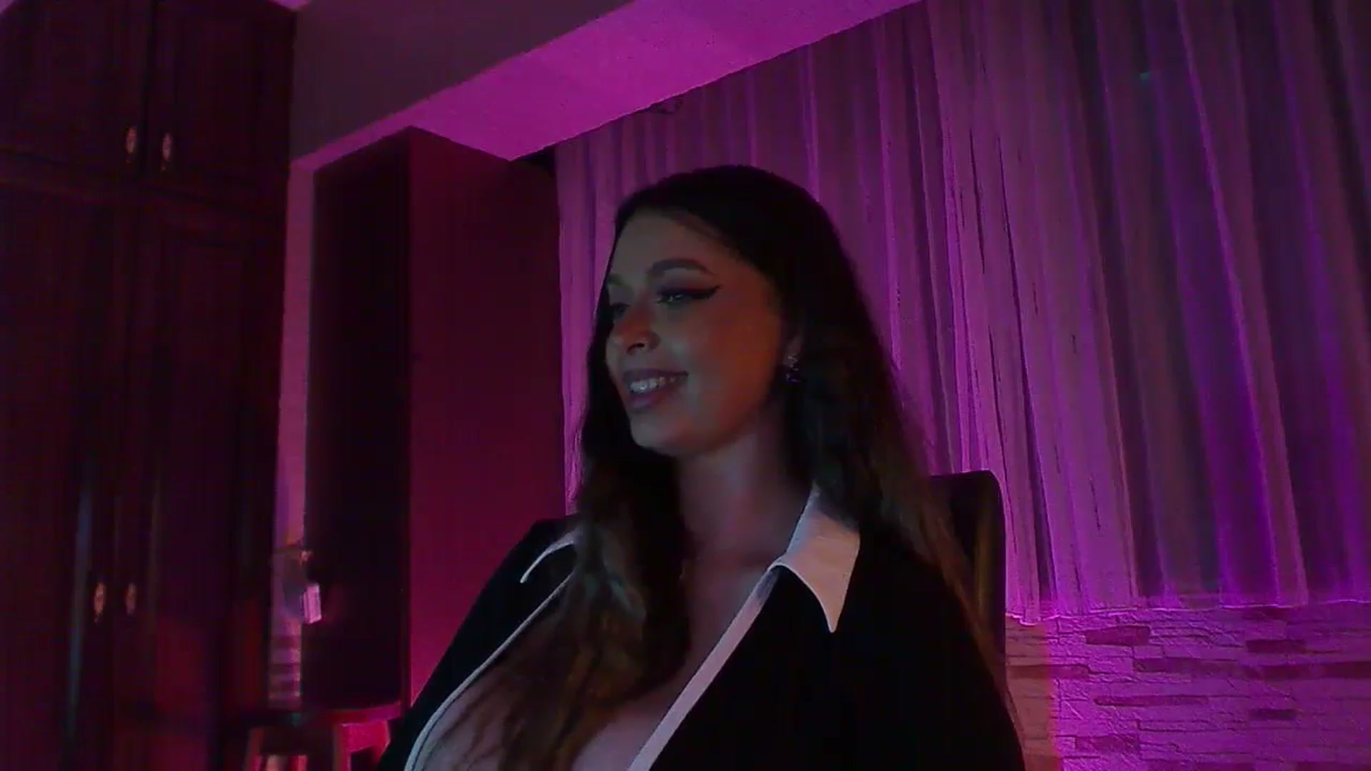 Gallery image thumbnail from No_bo_dy's myfreecams stream on, 10/13/2025, 02:46 image 14 of 20