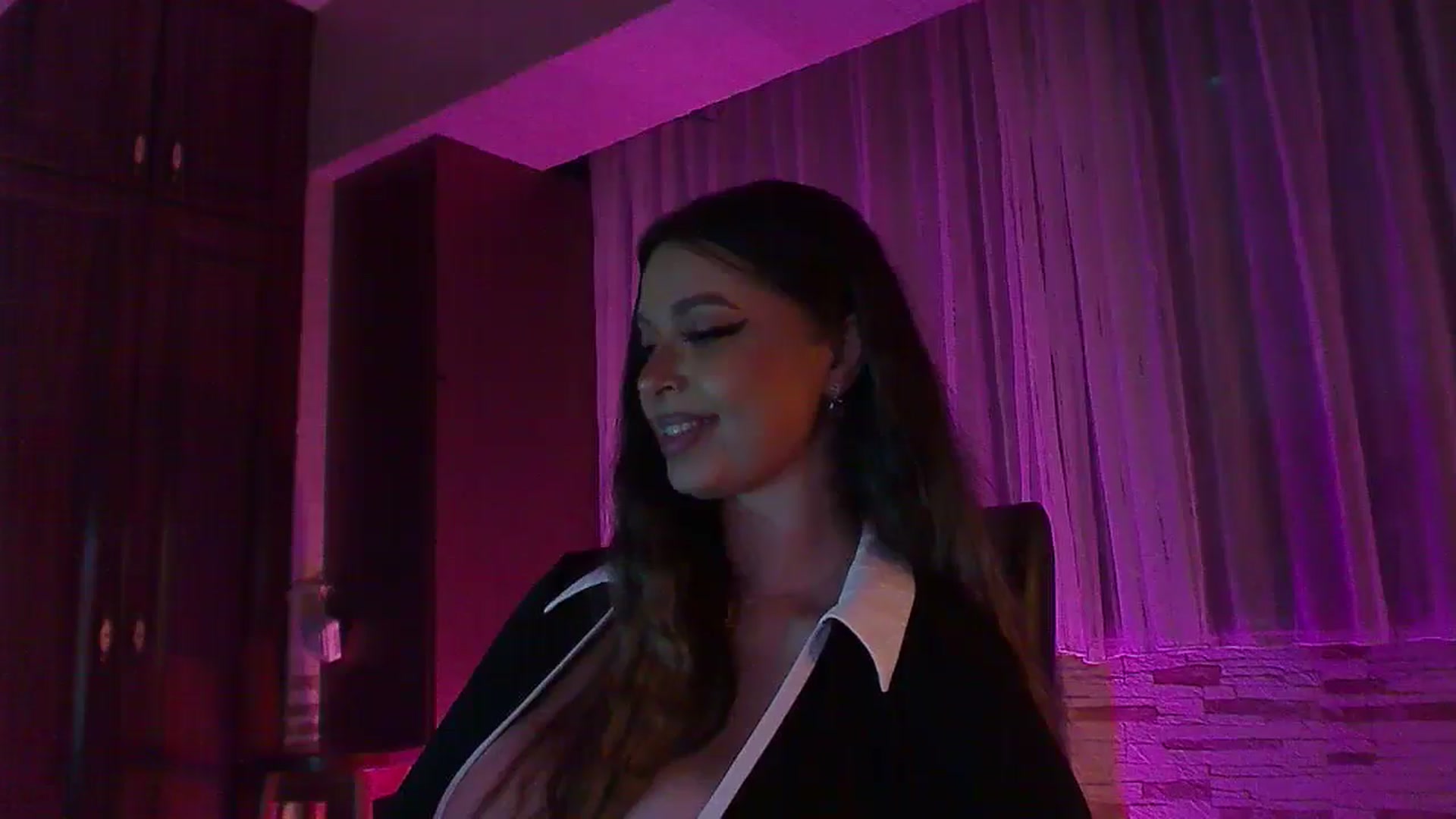 Gallery image thumbnail from No_bo_dy's myfreecams stream on, 10/13/2025, 02:46 image 17 of 20