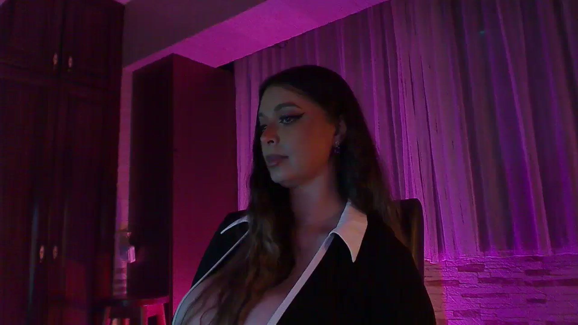 Gallery image thumbnail from No_bo_dy's myfreecams stream on, 10/13/2025, 02:46 image 10 of 20