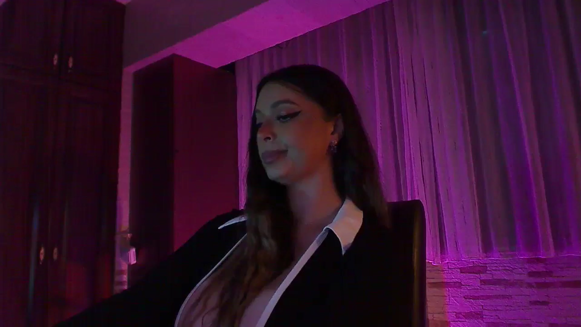 Gallery image thumbnail from No_bo_dy's myfreecams stream on, 10/13/2025, 02:46 image 8 of 20