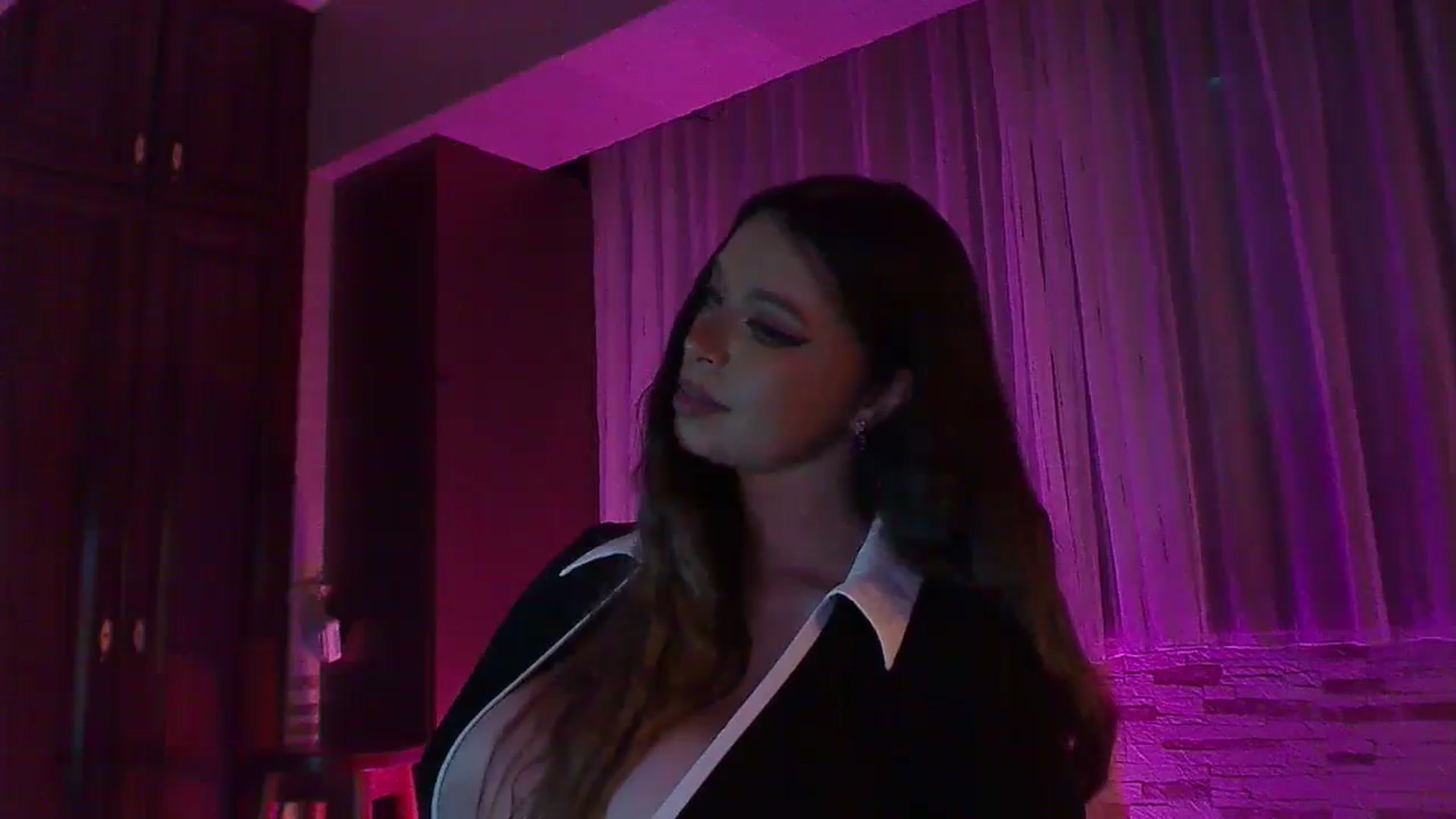 Gallery image thumbnail from No_bo_dy's myfreecams stream on, 10/13/2025, 02:46 image 20 of 20