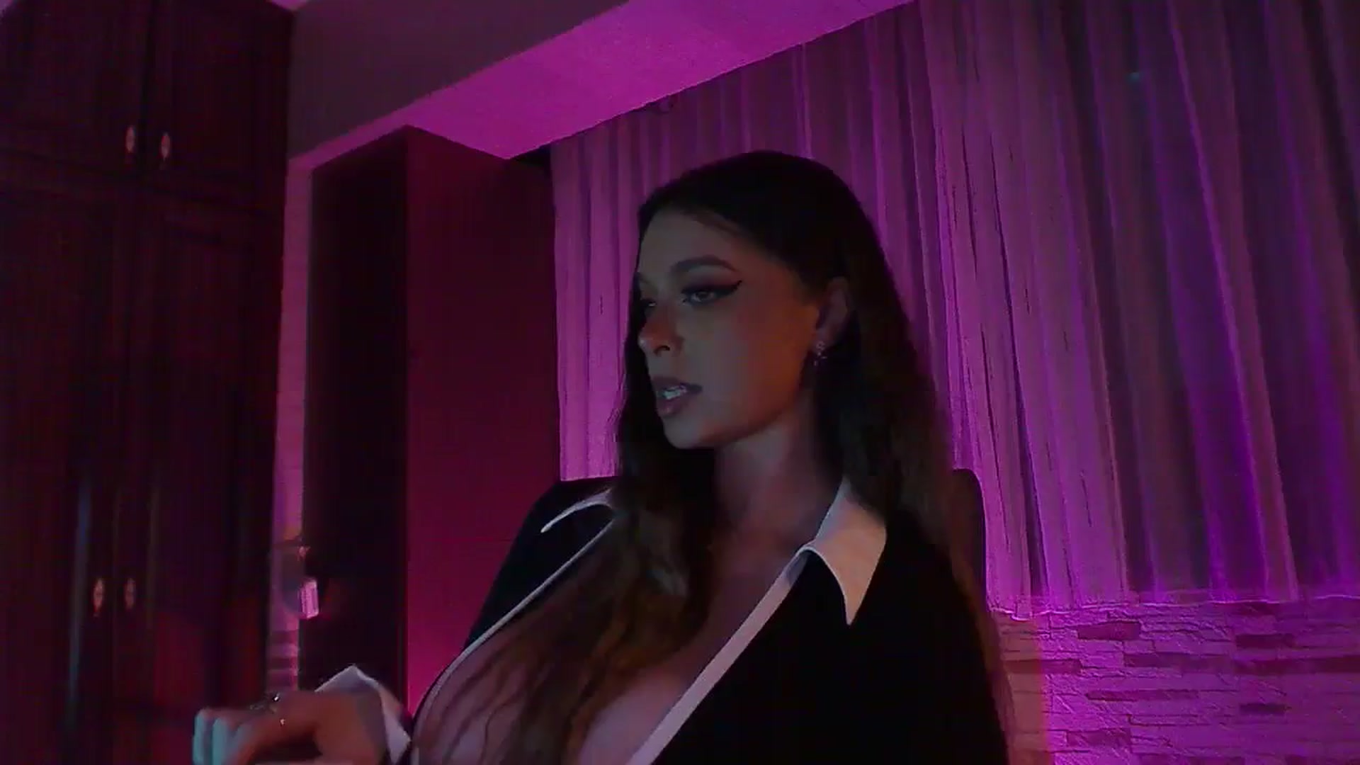 Gallery image thumbnail from No_bo_dy's myfreecams stream on, 10/13/2025, 02:46 image 15 of 20