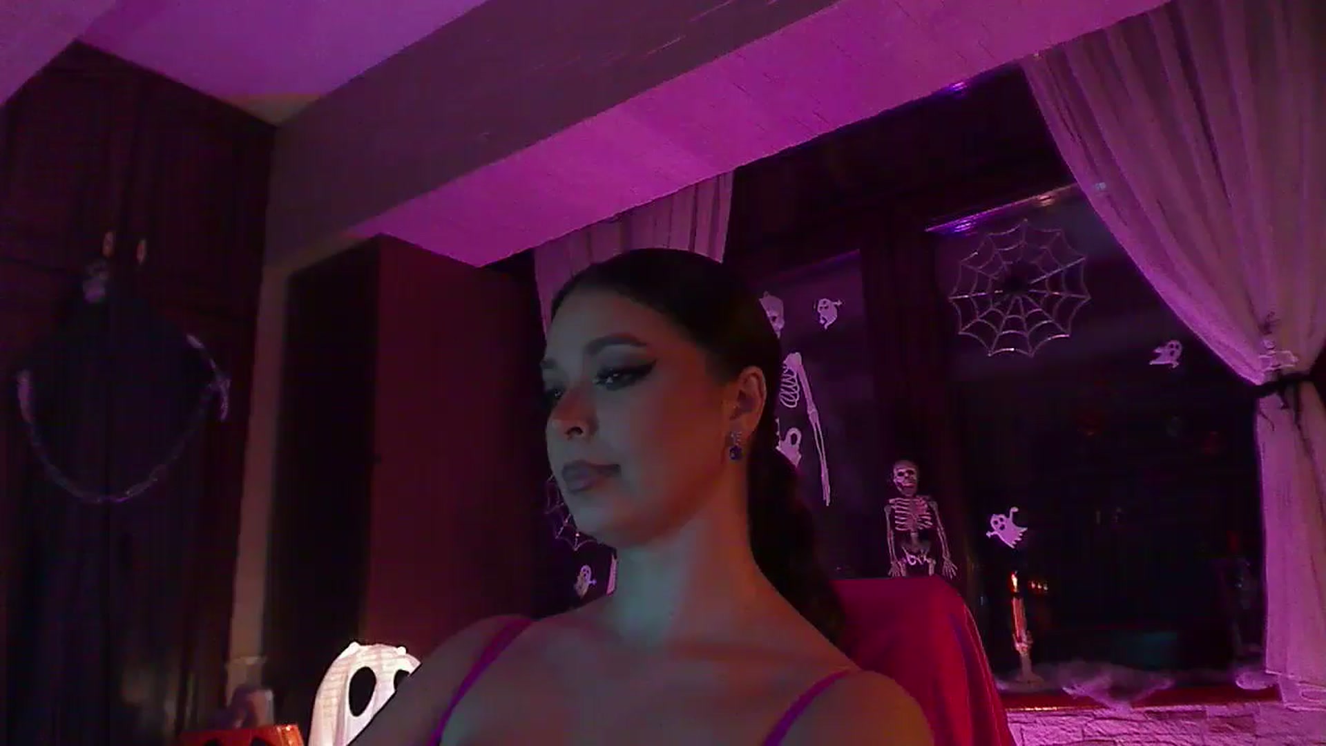 Gallery image thumbnail from No_bo_dy's myfreecams stream on, 10/18/2025, 02:03 image 3 of 20