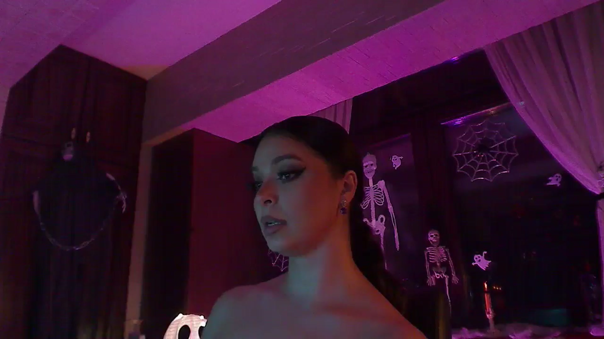 Gallery image thumbnail from No_bo_dy's myfreecams stream on, 10/18/2025, 04:01 image 20 of 20