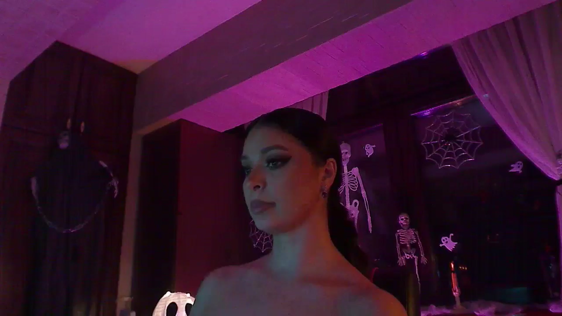 Gallery image thumbnail from No_bo_dy's myfreecams stream on, 10/18/2025, 04:01 image 19 of 20