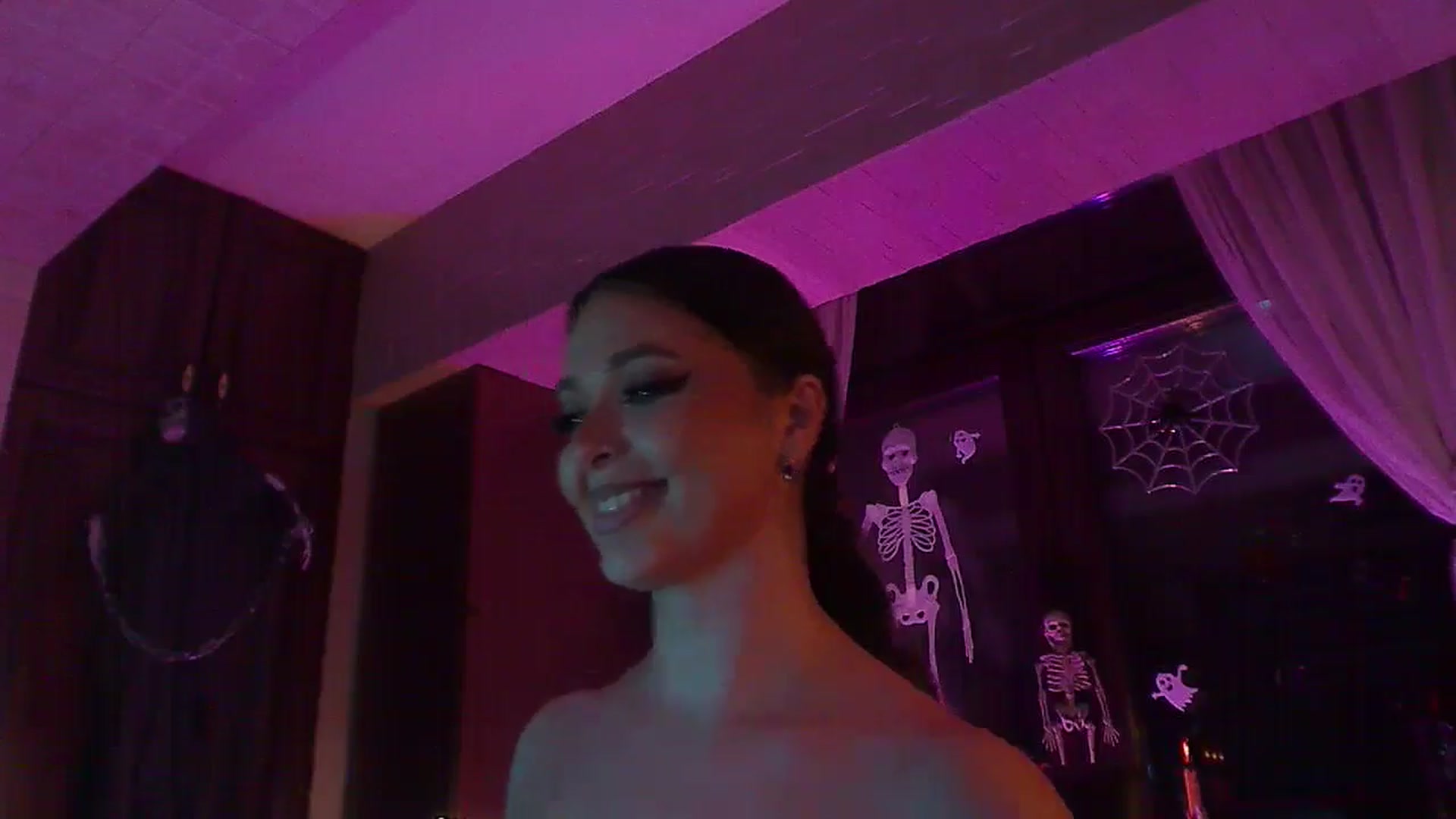 Gallery image thumbnail from No_bo_dy's myfreecams stream on, 10/18/2025, 04:01 image 18 of 20
