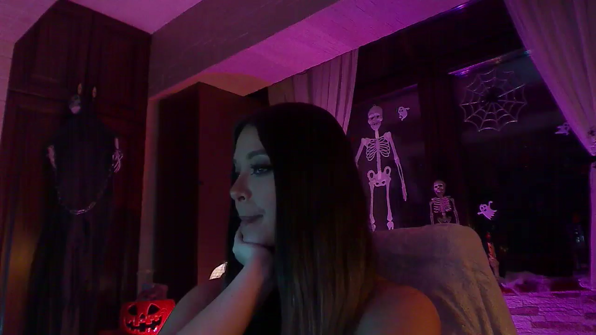 Gallery image thumbnail from No_bo_dy's myfreecams stream on, 10/26/2025, 02:53 image 19 of 20