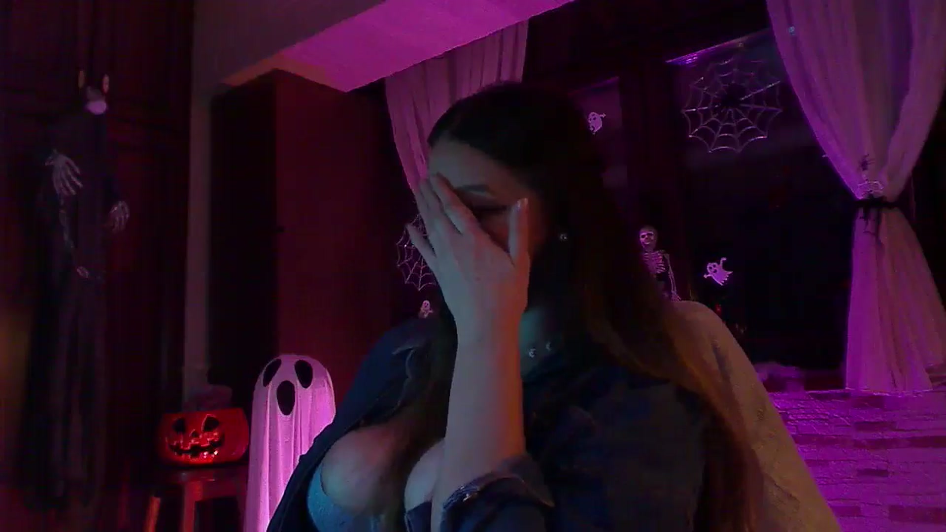Gallery image thumbnail from No_bo_dy's myfreecams stream on, 10/27/2025, 01:37 image 18 of 20