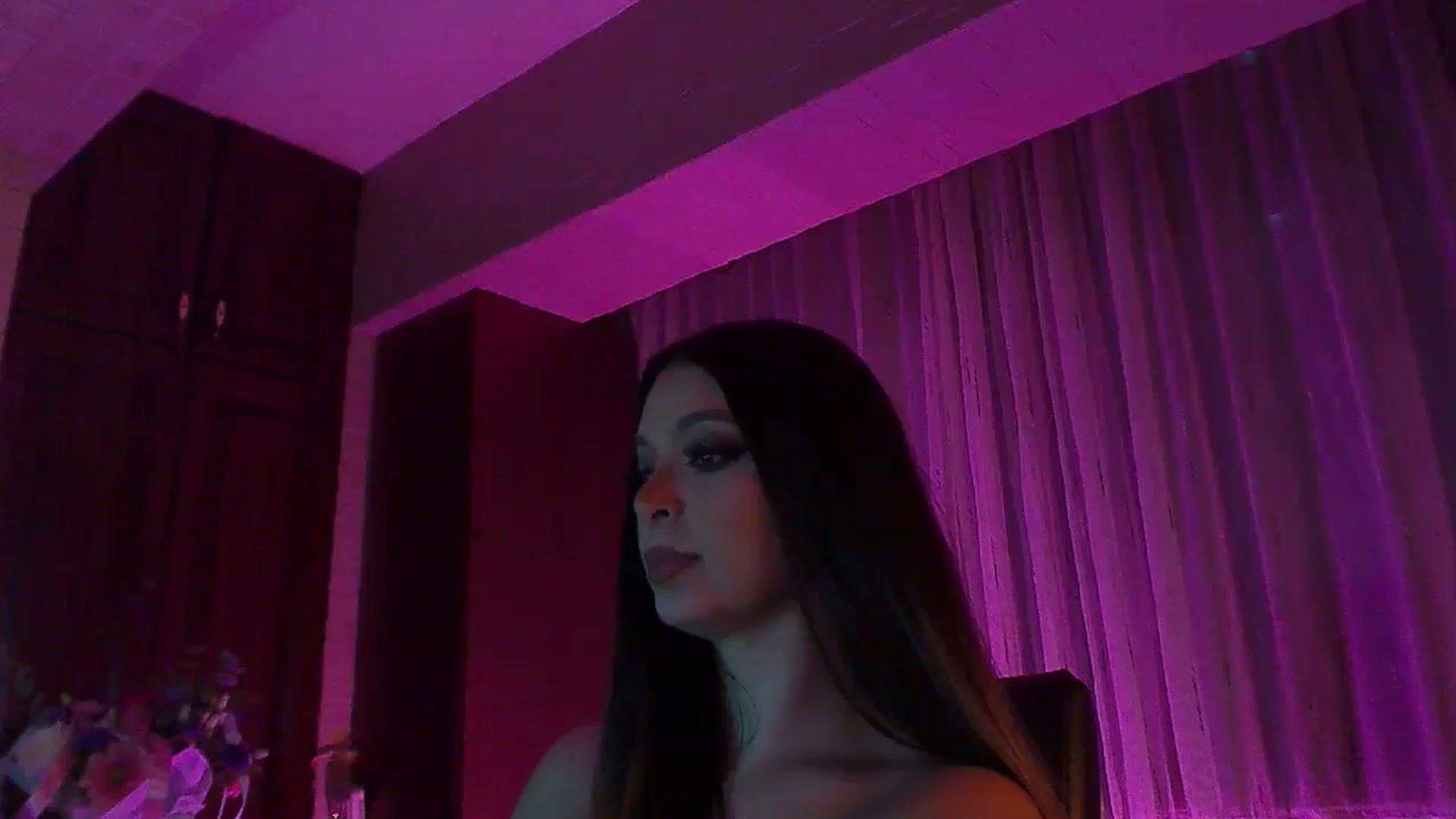 Gallery image thumbnail from No_bo_dy's myfreecams stream on, 11/08/2025, 01:39 image 10 of 20