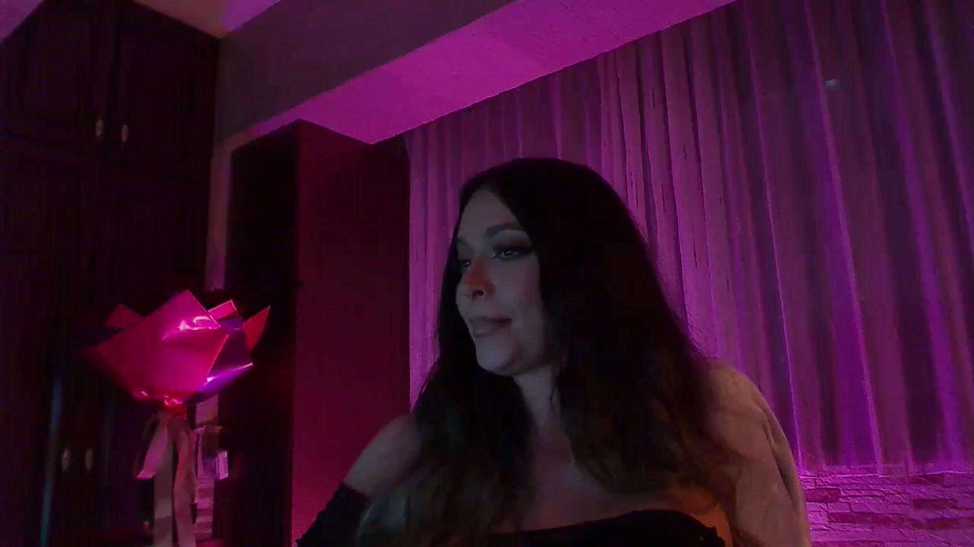Gallery image thumbnail from No_bo_dy's myfreecams stream on, 11/09/2025, 04:16 image 17 of 20