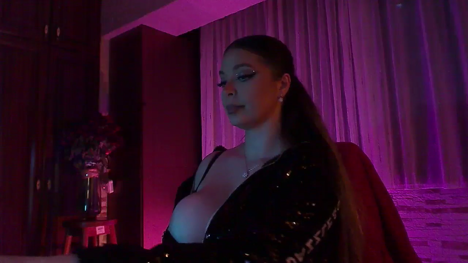 Gallery image thumbnail from No_bo_dy's myfreecams stream on, 11/17/2025, 01:03 image 17 of 20