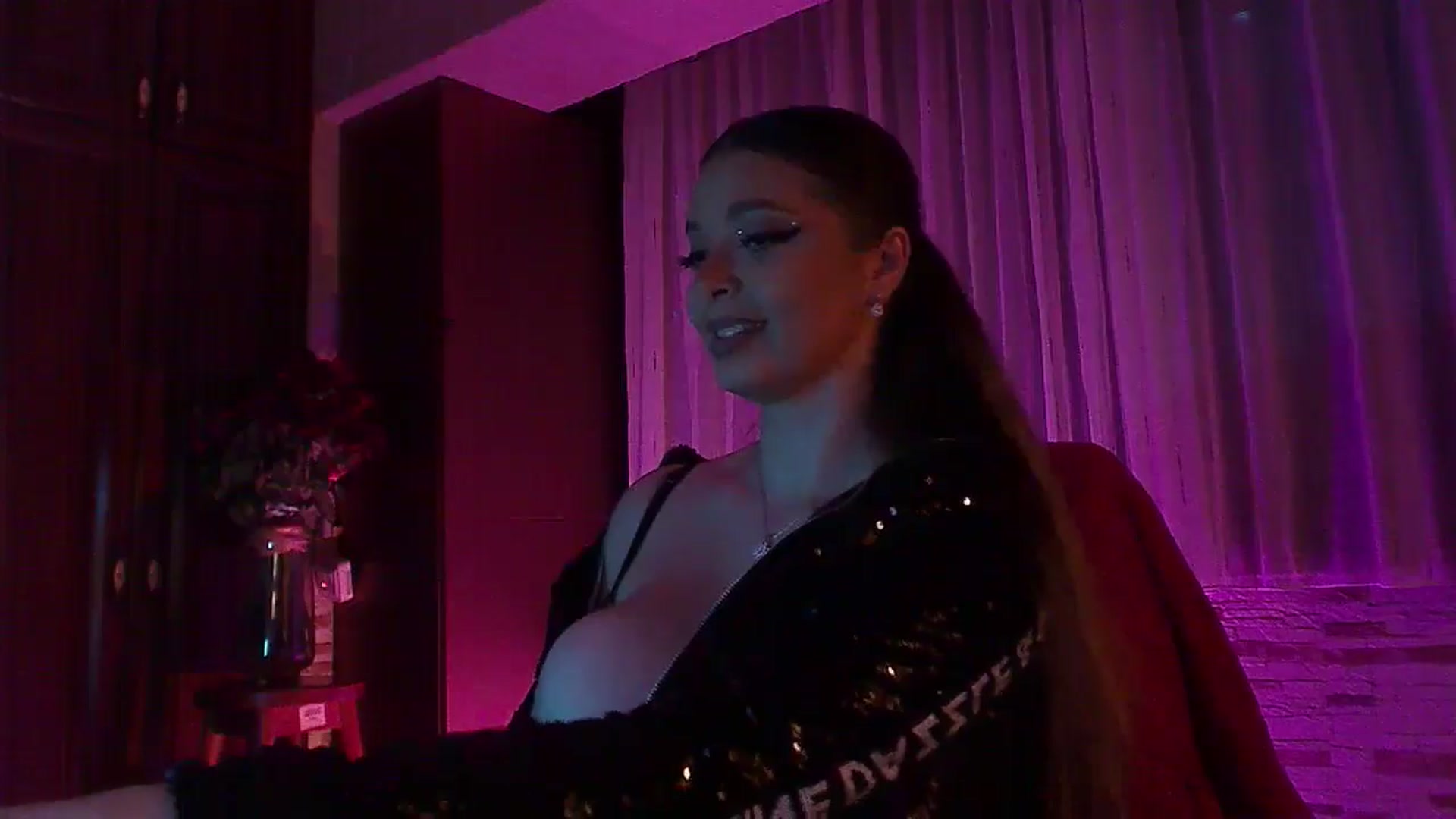 Gallery image thumbnail from No_bo_dy's myfreecams stream on, 11/17/2025, 01:03 image 16 of 20