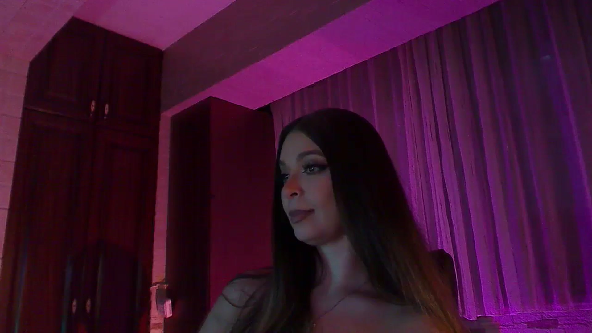 Gallery image thumbnail from No_bo_dy's myfreecams stream on, 11/22/2025, 03:58 image 10 of 20
