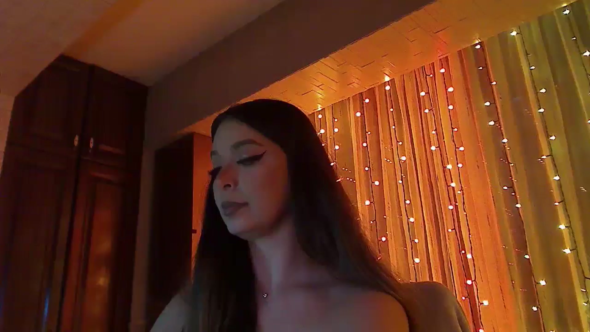 Gallery image thumbnail from No_bo_dy's myfreecams stream on, 01/18/2026, 02:13 image 8 of 20