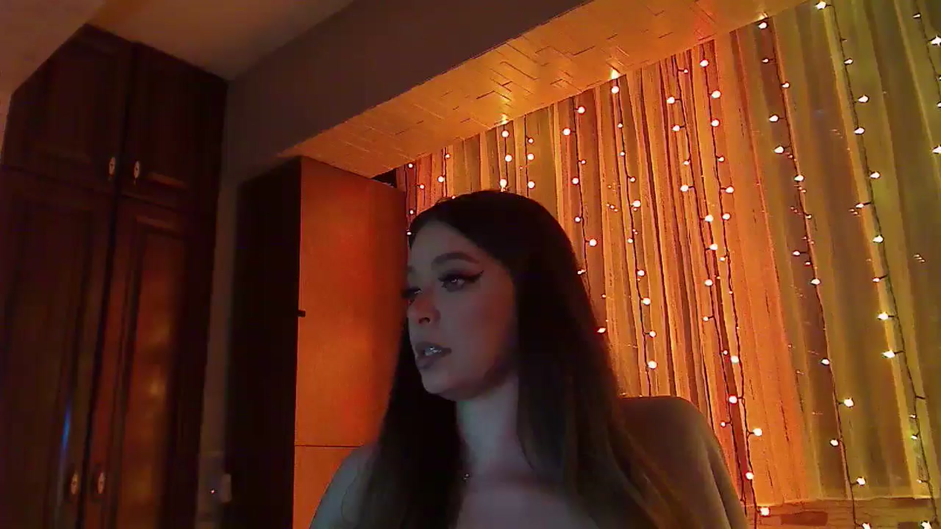 Gallery image thumbnail from No_bo_dy's myfreecams stream on, 01/18/2026, 02:13 image 17 of 20