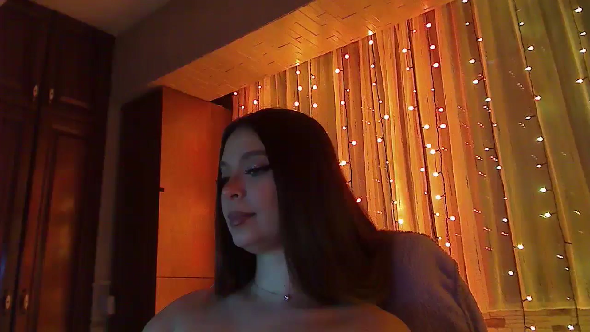 Gallery image thumbnail from No_bo_dy's myfreecams stream on, 01/25/2026, 04:12 image 14 of 20