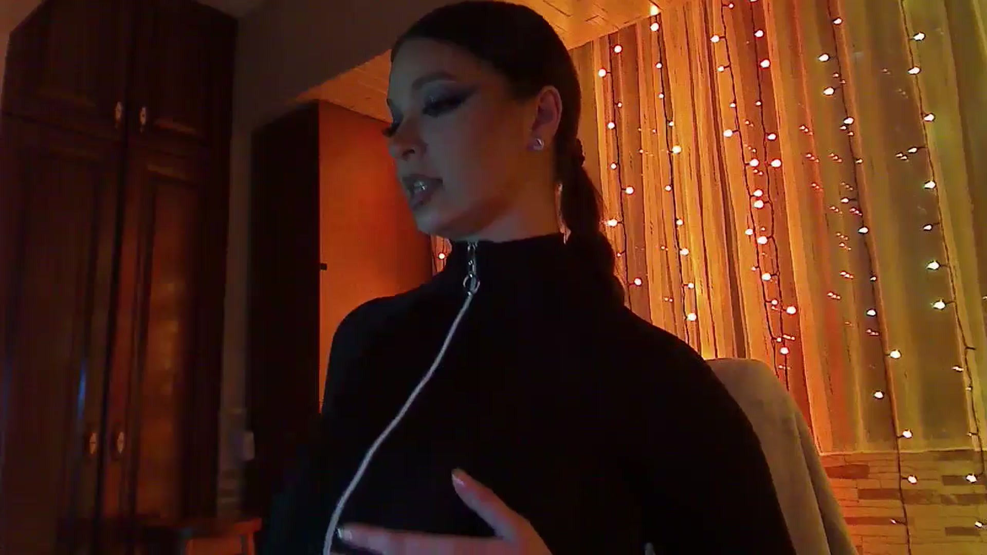 Gallery image thumbnail from No_bo_dy's myfreecams stream on, 01/26/2026, 03:45 image 12 of 20