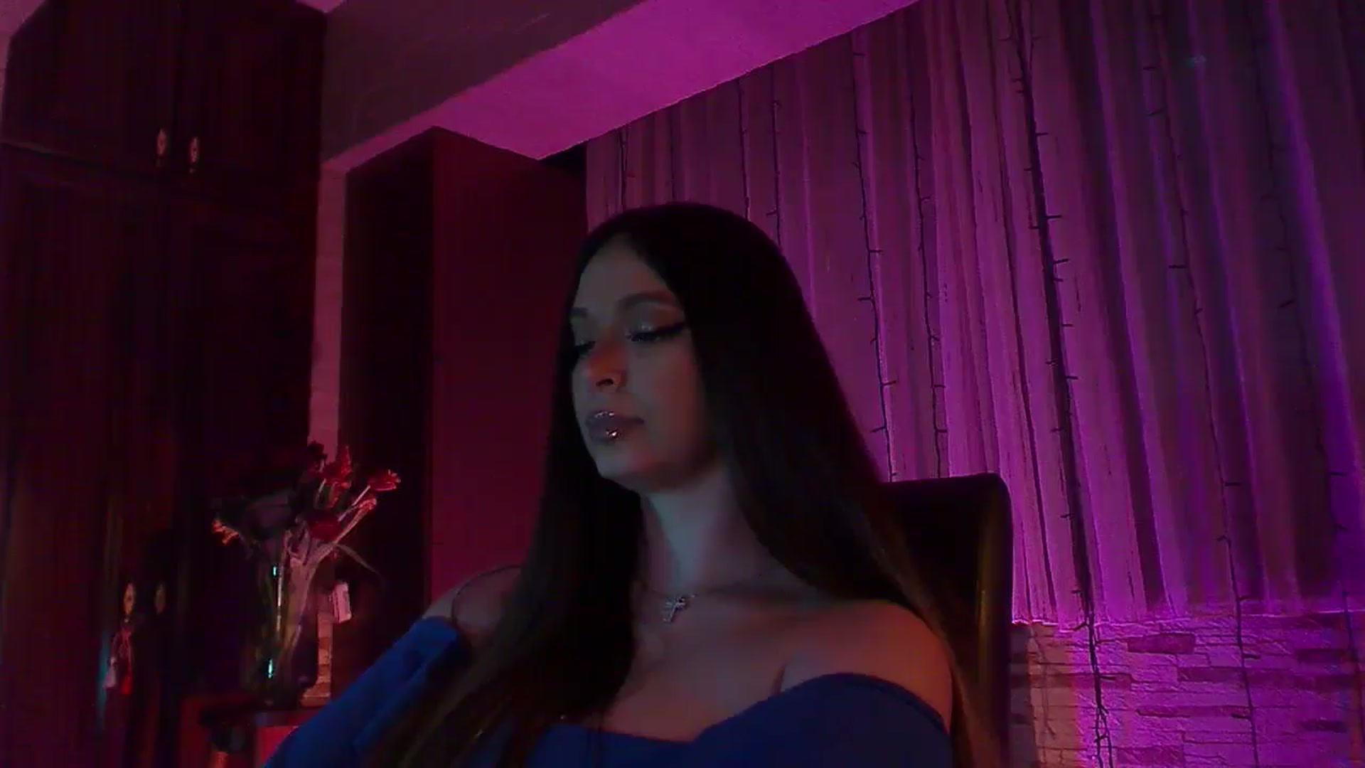 Gallery image thumbnail from No_bo_dy's myfreecams stream on, 03/07/2026, 03:52 image 16 of 20