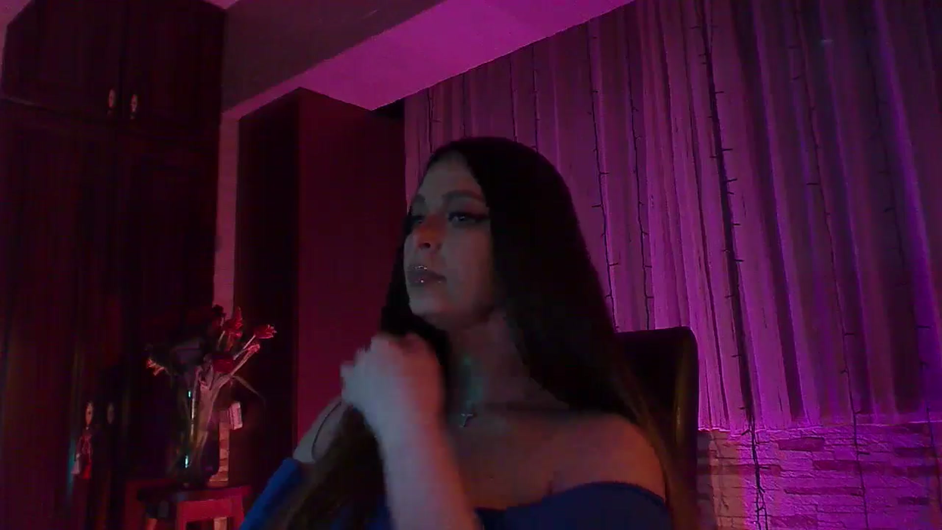 Gallery image thumbnail from No_bo_dy's myfreecams stream on, 03/07/2026, 03:52 image 17 of 20