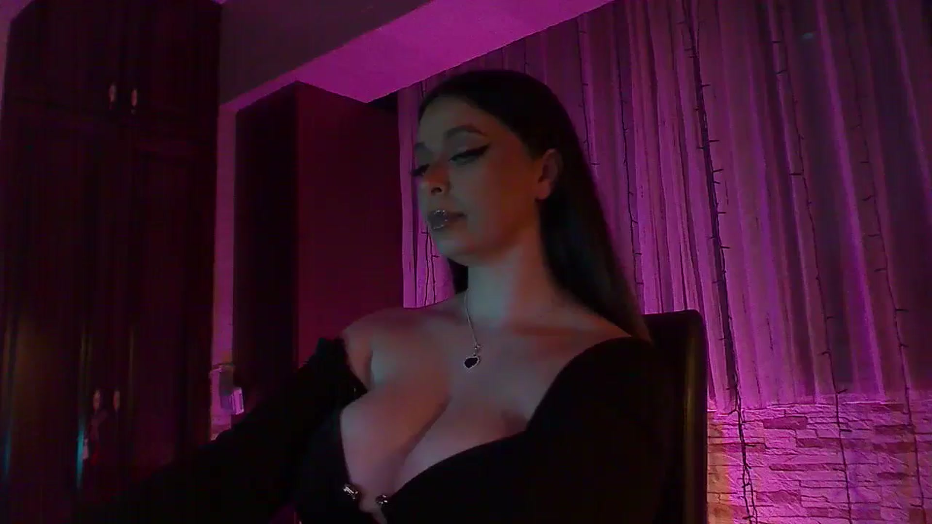 Gallery image thumbnail from No_bo_dy's myfreecams stream on, 03/08/2026, 05:01 image 1 of 20