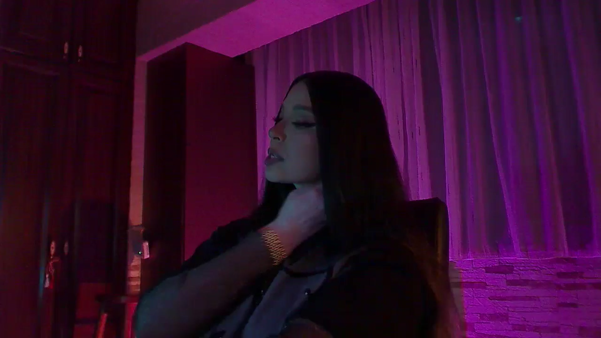 Gallery image thumbnail from No_bo_dy's myfreecams stream on, 04/03/2026, 23:52 image 4 of 20