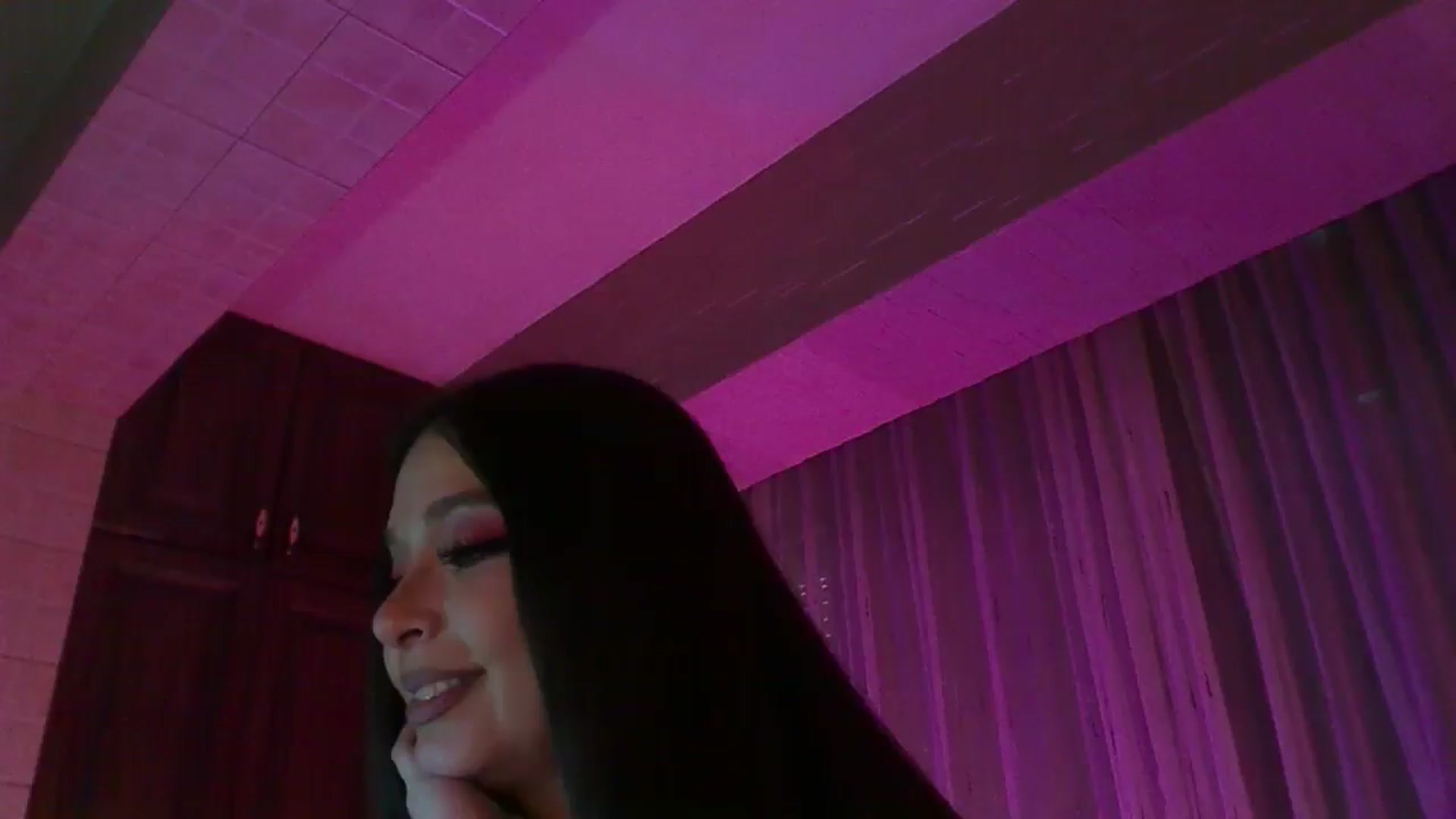 Gallery image thumbnail from No_bo_dy's myfreecams stream on, 04/25/2026, 05:21 image 16 of 20
