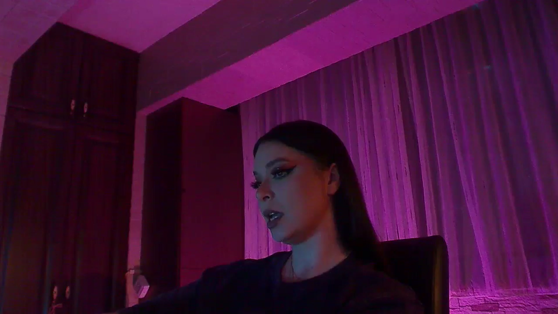 Gallery image thumbnail from No_bo_dy's myfreecams stream on, 04/26/2026, 03:27 image 4 of 20
