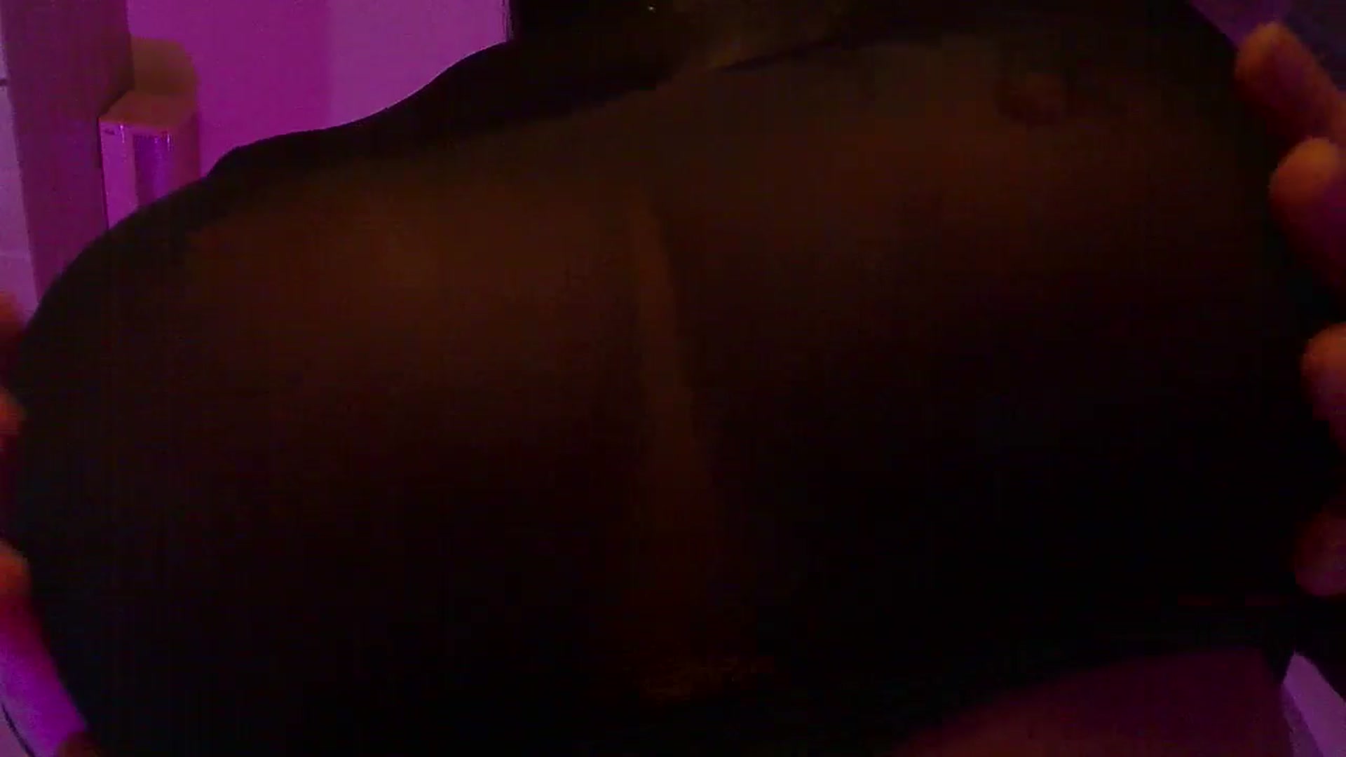 Gallery image thumbnail from No_bo_dy's myfreecams stream on, 05/04/2026, 03:48 image 14 of 20
