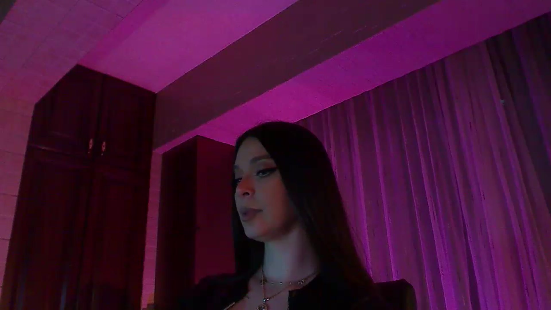 Gallery image thumbnail from No_bo_dy's myfreecams stream on, 05/24/2026, 03:21 image 17 of 20