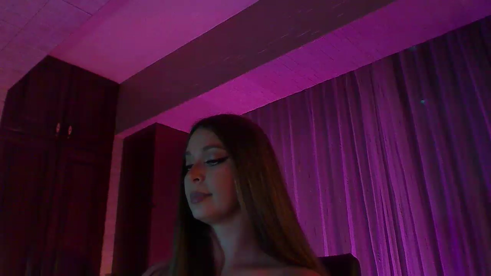 Gallery image thumbnail from No_bo_dy's myfreecams stream on, 06/06/2026, 02:29 image 17 of 20