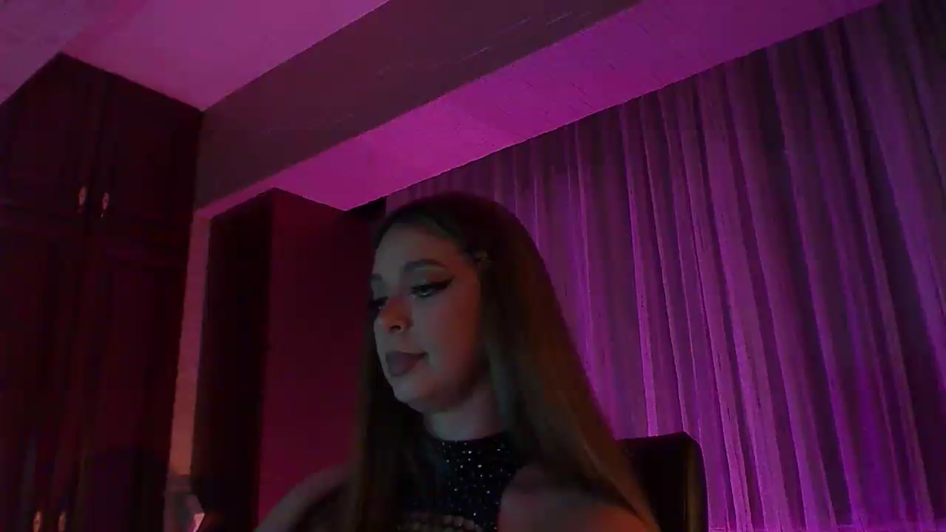 Gallery image thumbnail from No_bo_dy's myfreecams stream on, 06/08/2026, 01:21 image 7 of 20