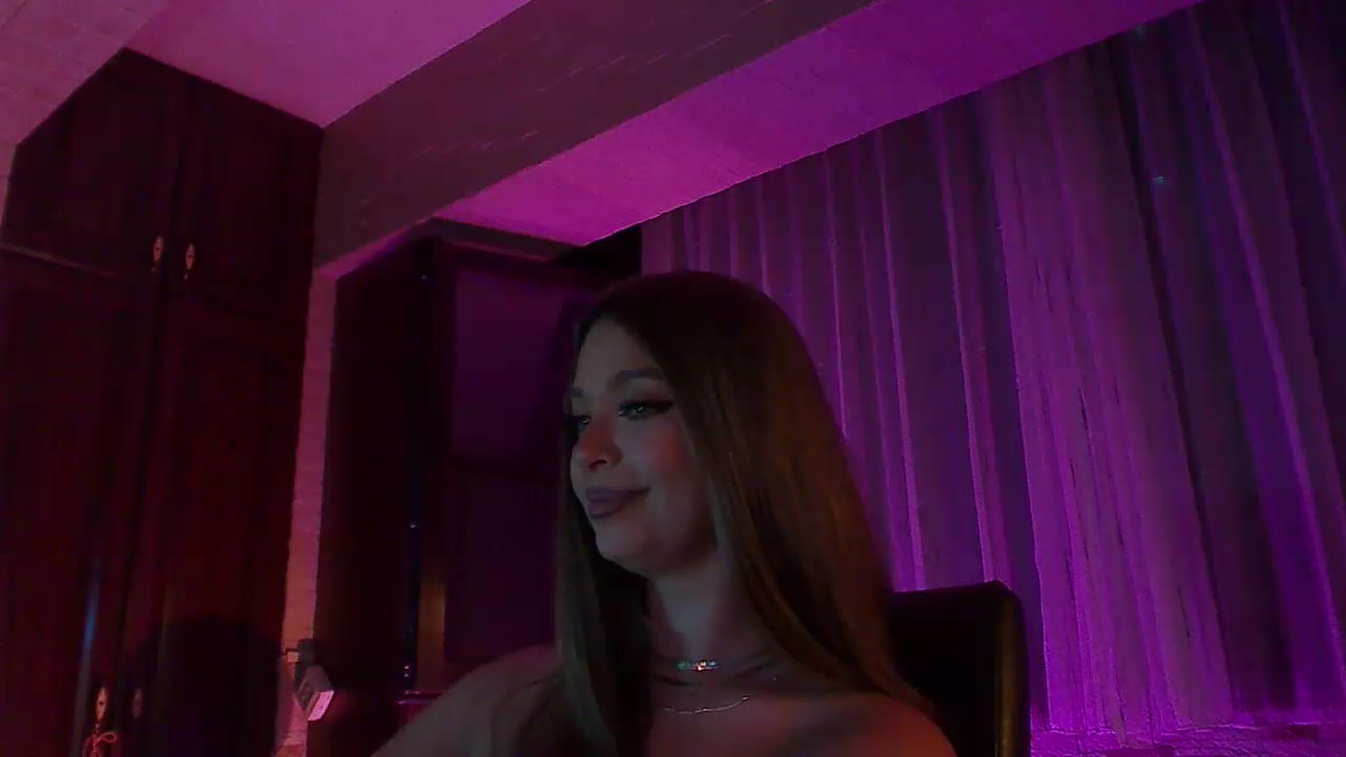 Gallery image thumbnail from No_bo_dy's myfreecams stream on, 06/20/2026, 24:00 image 4 of 20