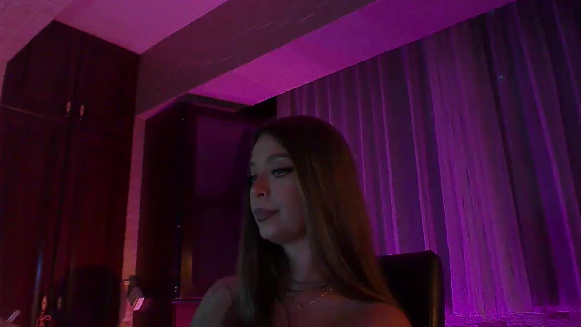 Gallery image thumbnail from No_bo_dy's myfreecams stream on, 06/20/2026, 24:00 image 18 of 20
