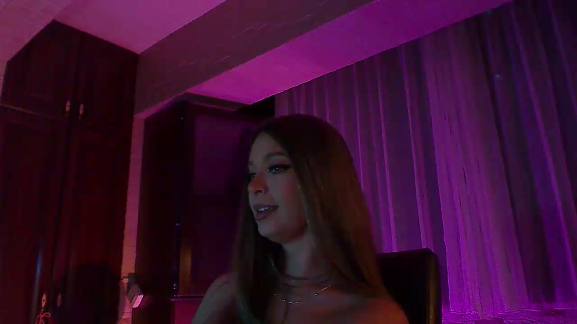 Gallery image thumbnail from No_bo_dy's myfreecams stream on, 06/20/2026, 24:00 image 16 of 20