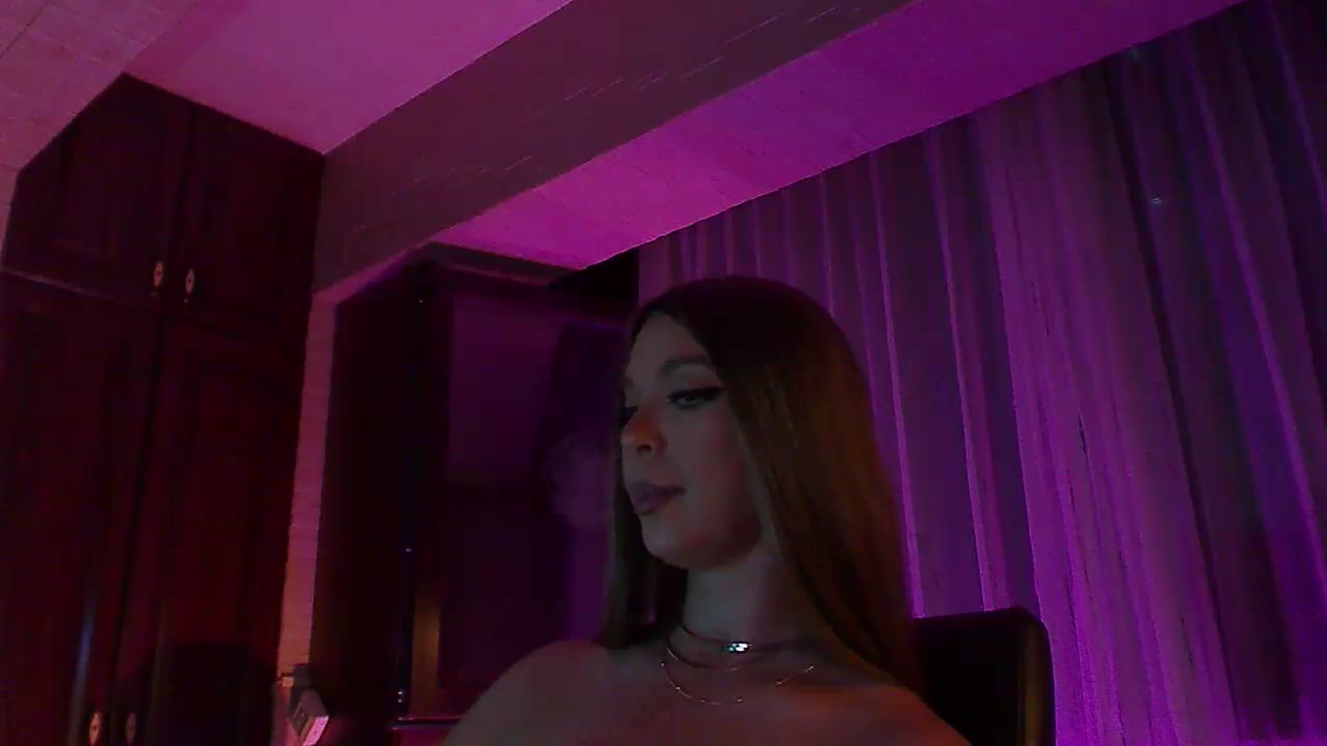 Gallery image thumbnail from No_bo_dy's myfreecams stream on, 06/20/2026, 01:29 image 18 of 20