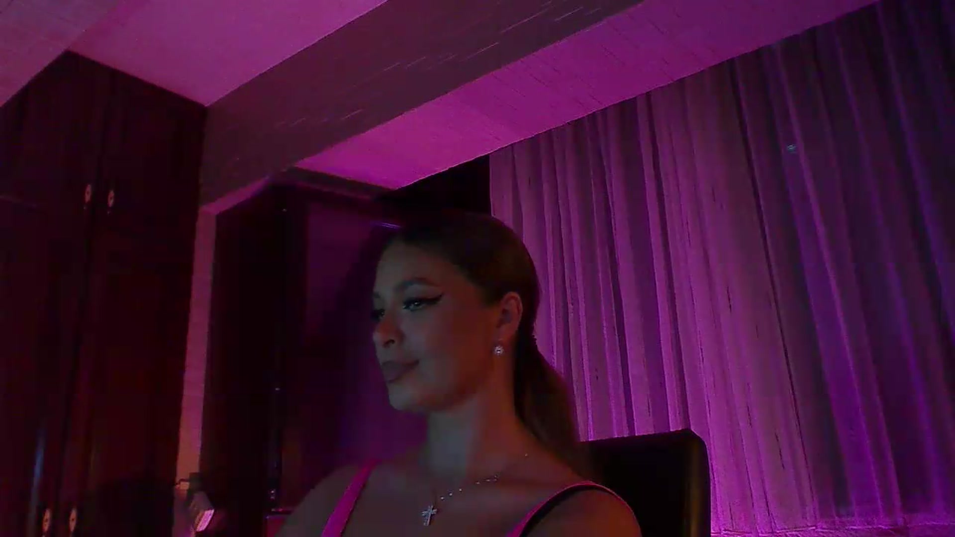 Gallery image thumbnail from No_bo_dy's myfreecams stream on, 06/27/2026, 24:47 image 2 of 20