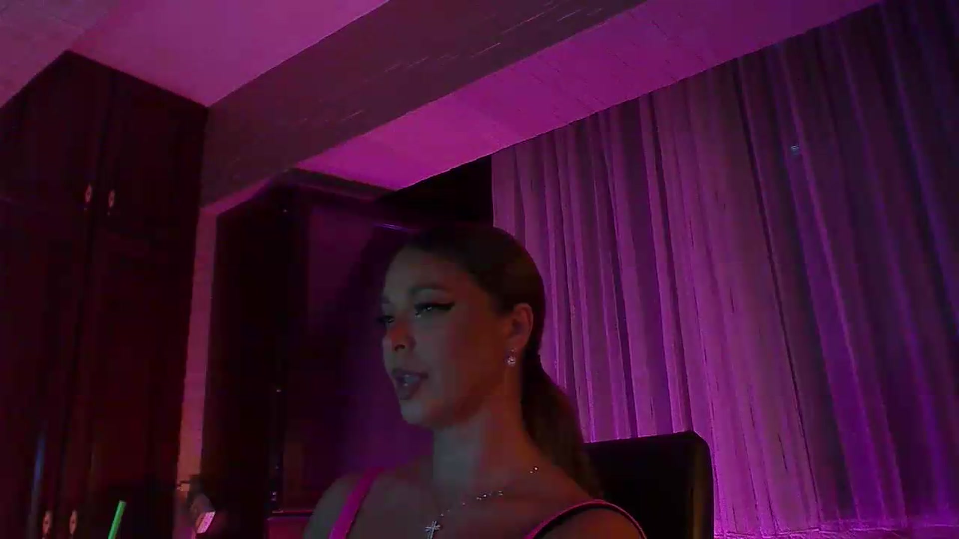 Gallery image thumbnail from No_bo_dy's myfreecams stream on, 06/27/2026, 24:47 image 10 of 20