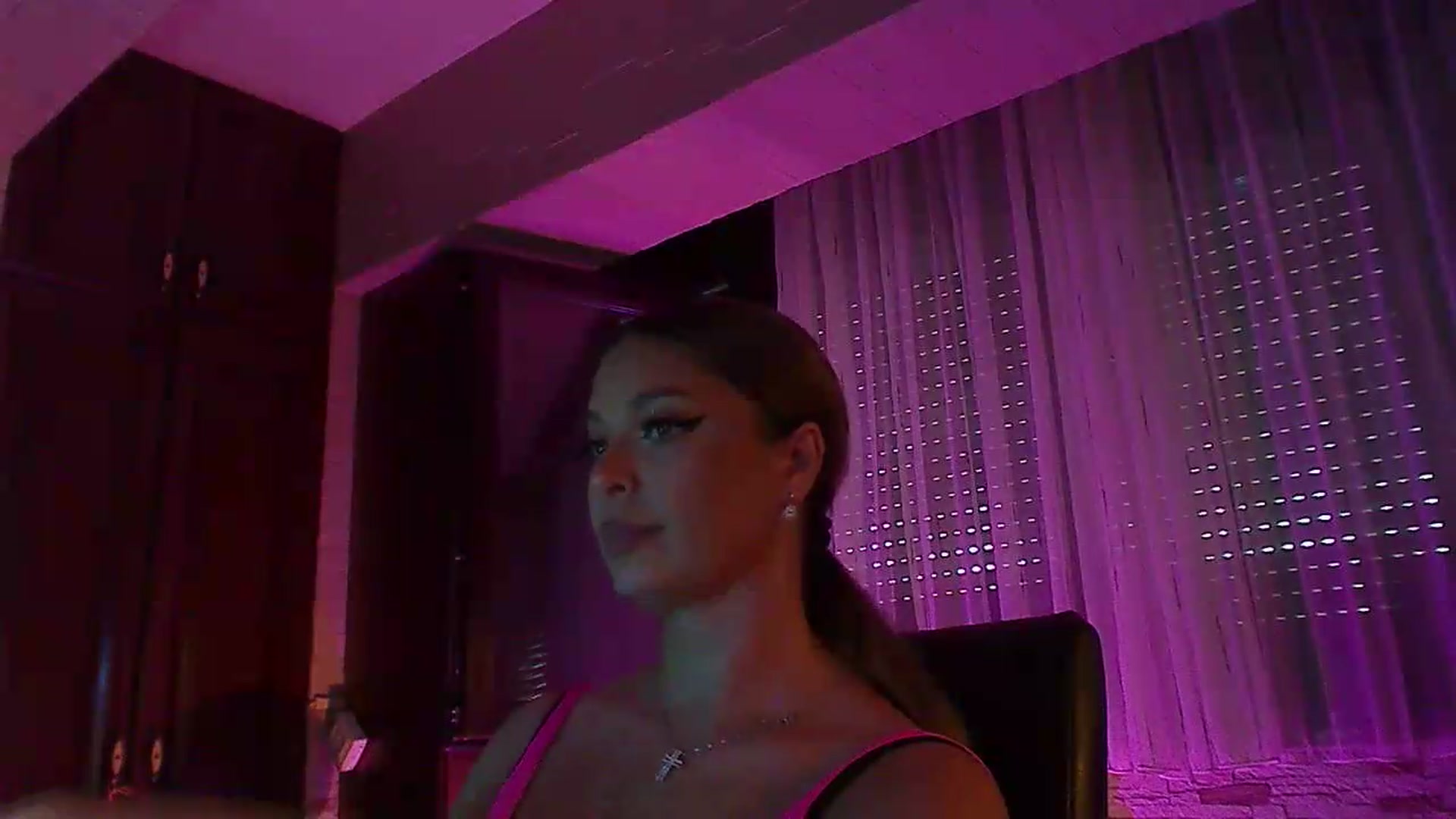 Gallery image thumbnail from No_bo_dy's myfreecams stream on, 06/27/2026, 04:14 image 7 of 20