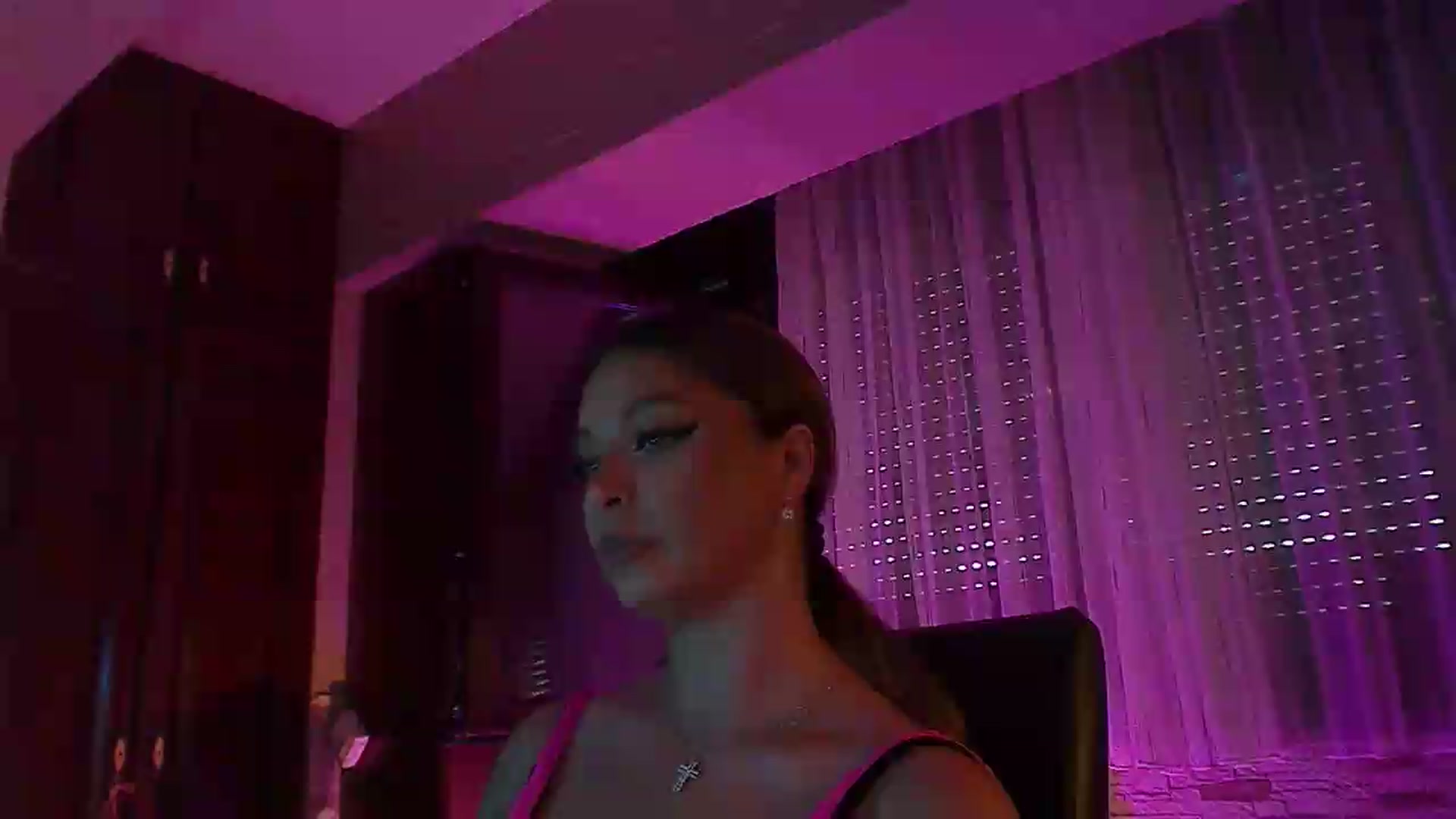 Gallery image thumbnail from No_bo_dy's myfreecams stream on, 06/27/2026, 04:14 image 1 of 20