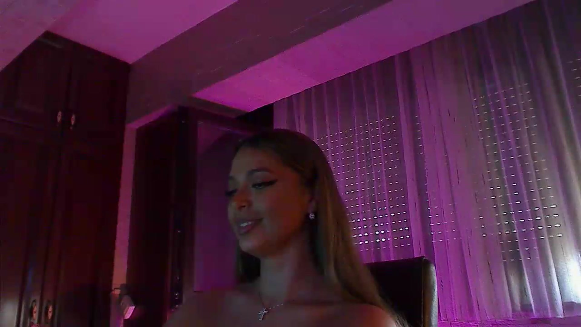 Gallery image thumbnail from No_bo_dy's myfreecams stream on, 06/28/2026, 03:43 image 12 of 20