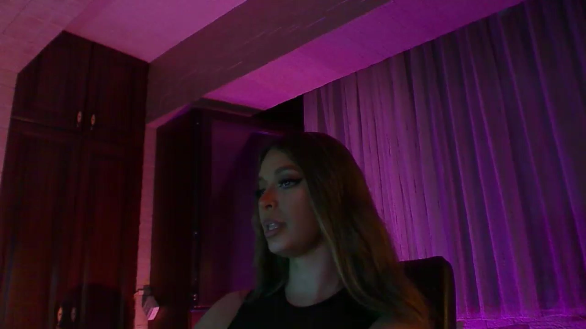 Gallery image thumbnail from No_bo_dy's myfreecams stream on, 07/19/2026, 02:40 image 11 of 20