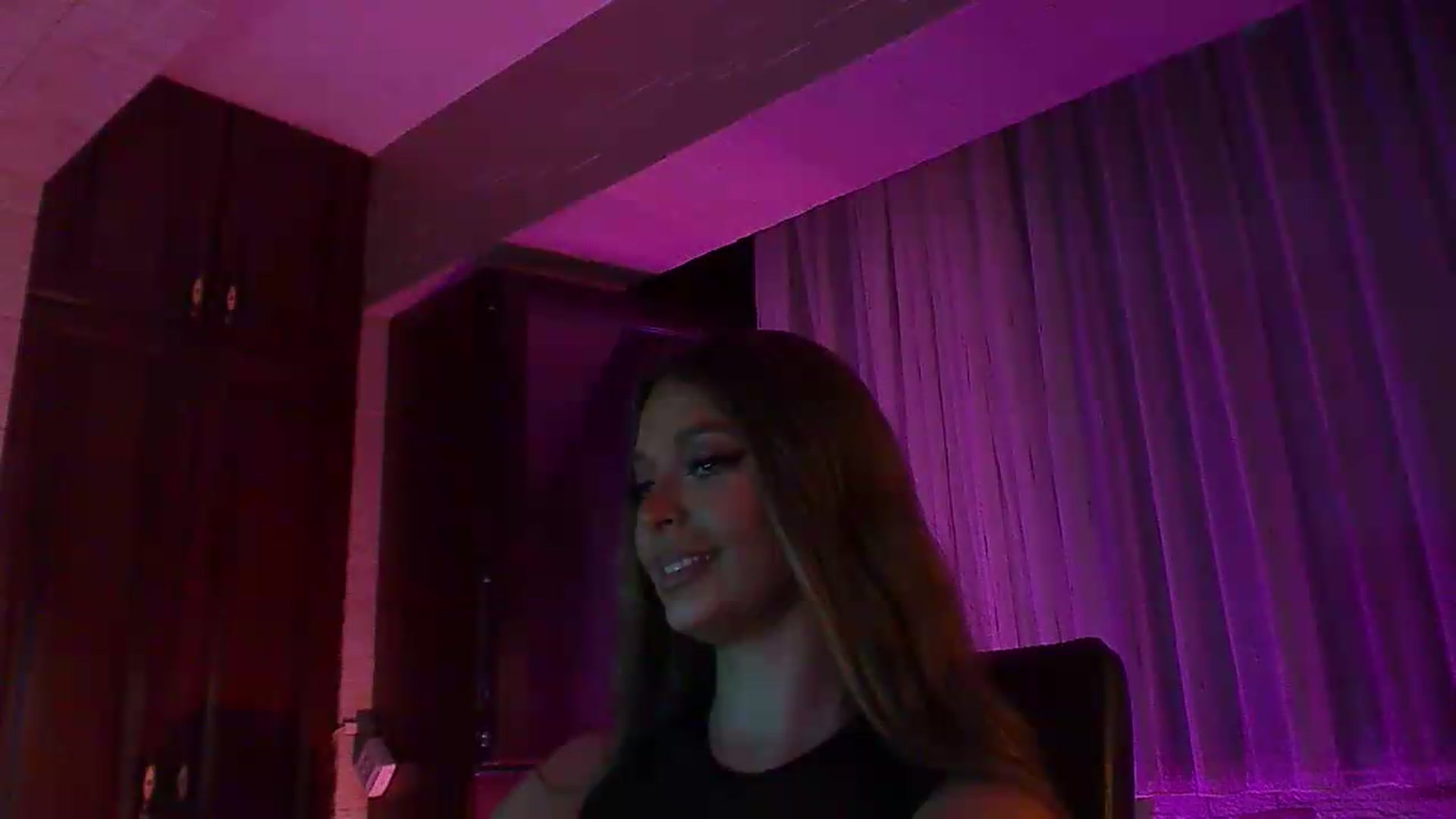 Gallery image thumbnail from No_bo_dy's myfreecams stream on, 07/19/2026, 02:40 image 9 of 20