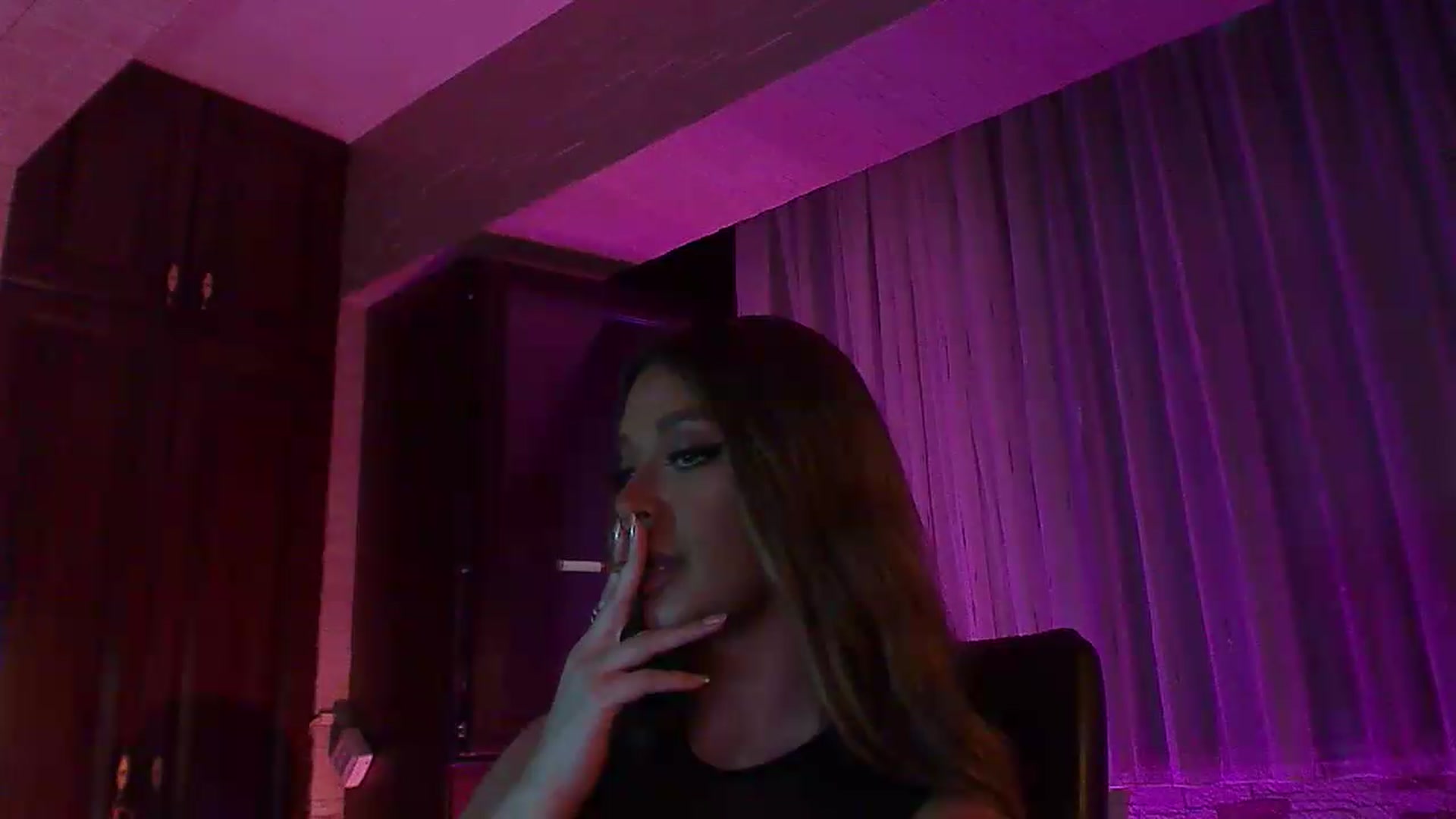 Gallery image thumbnail from No_bo_dy's myfreecams stream on, 07/19/2026, 02:40 image 4 of 20