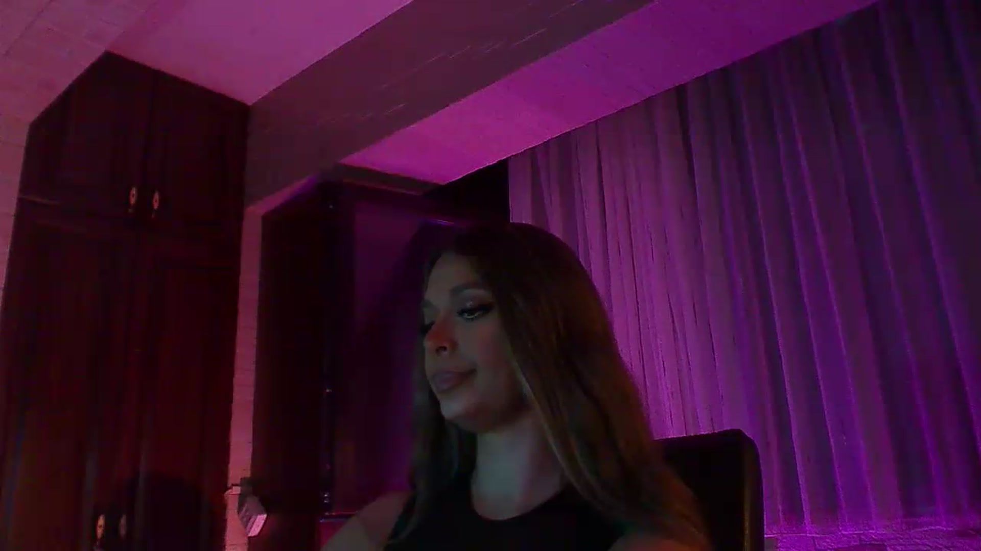 Gallery image thumbnail from No_bo_dy's myfreecams stream on, 07/19/2026, 02:40 image 10 of 20