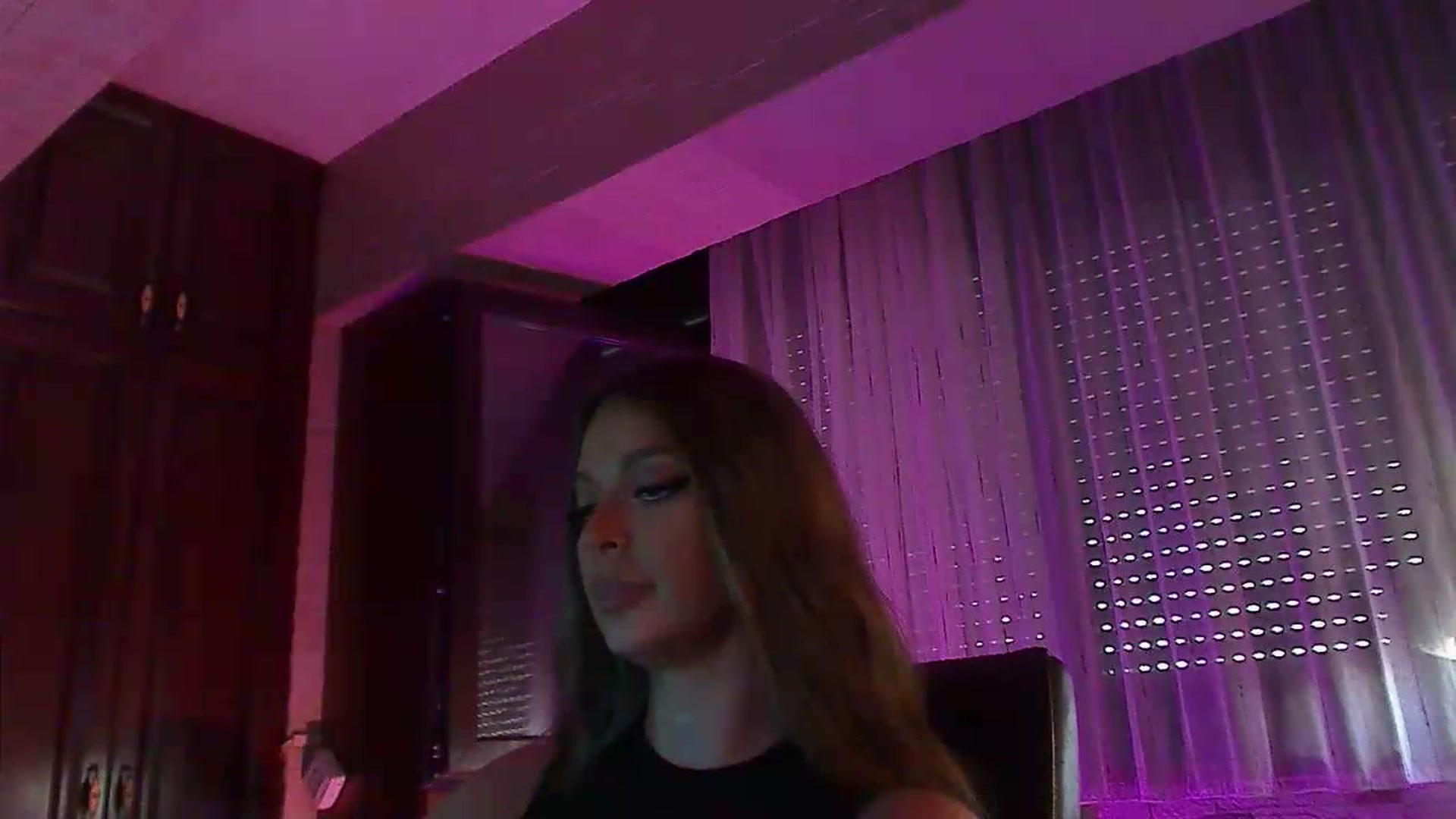 Gallery image thumbnail from No_bo_dy's myfreecams stream on, 07/19/2026, 04:23 image 12 of 20