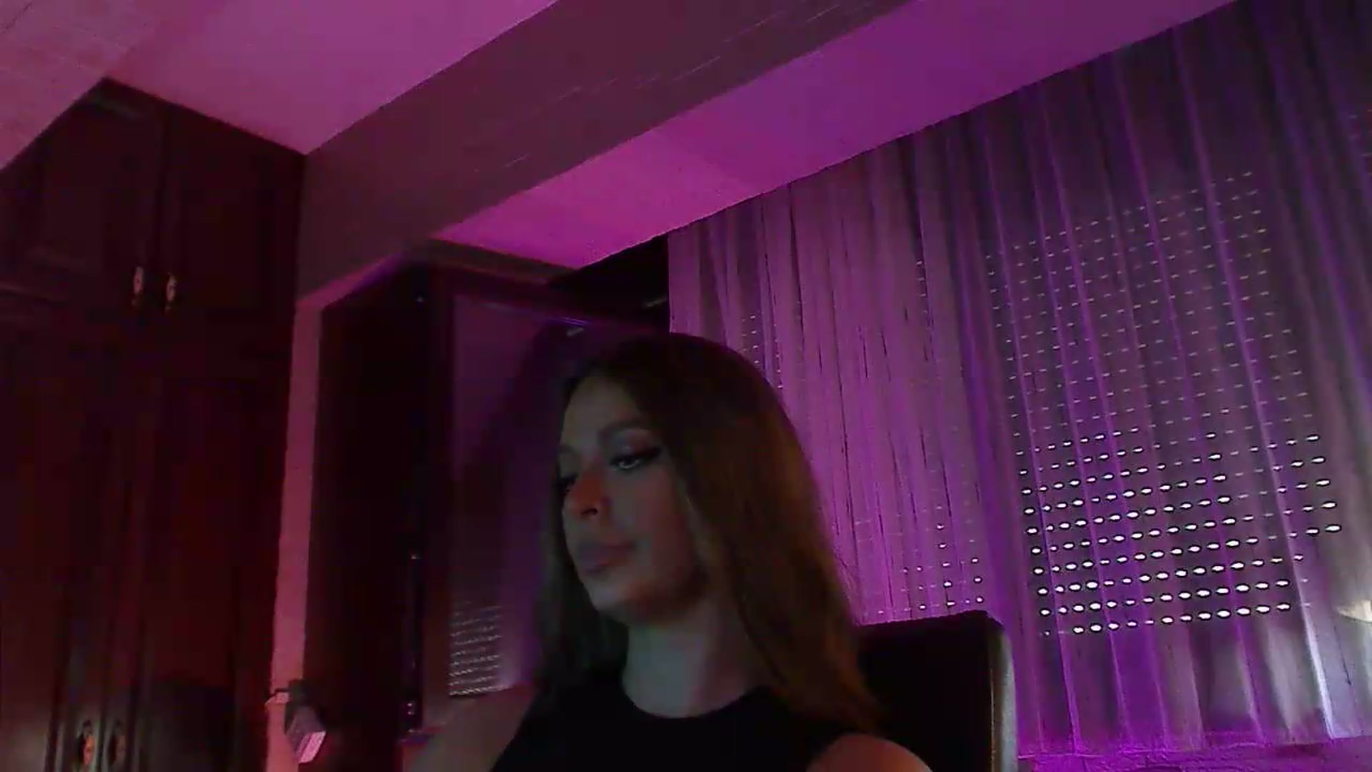 Gallery image thumbnail from No_bo_dy's myfreecams stream on, 07/19/2026, 04:23 image 3 of 20