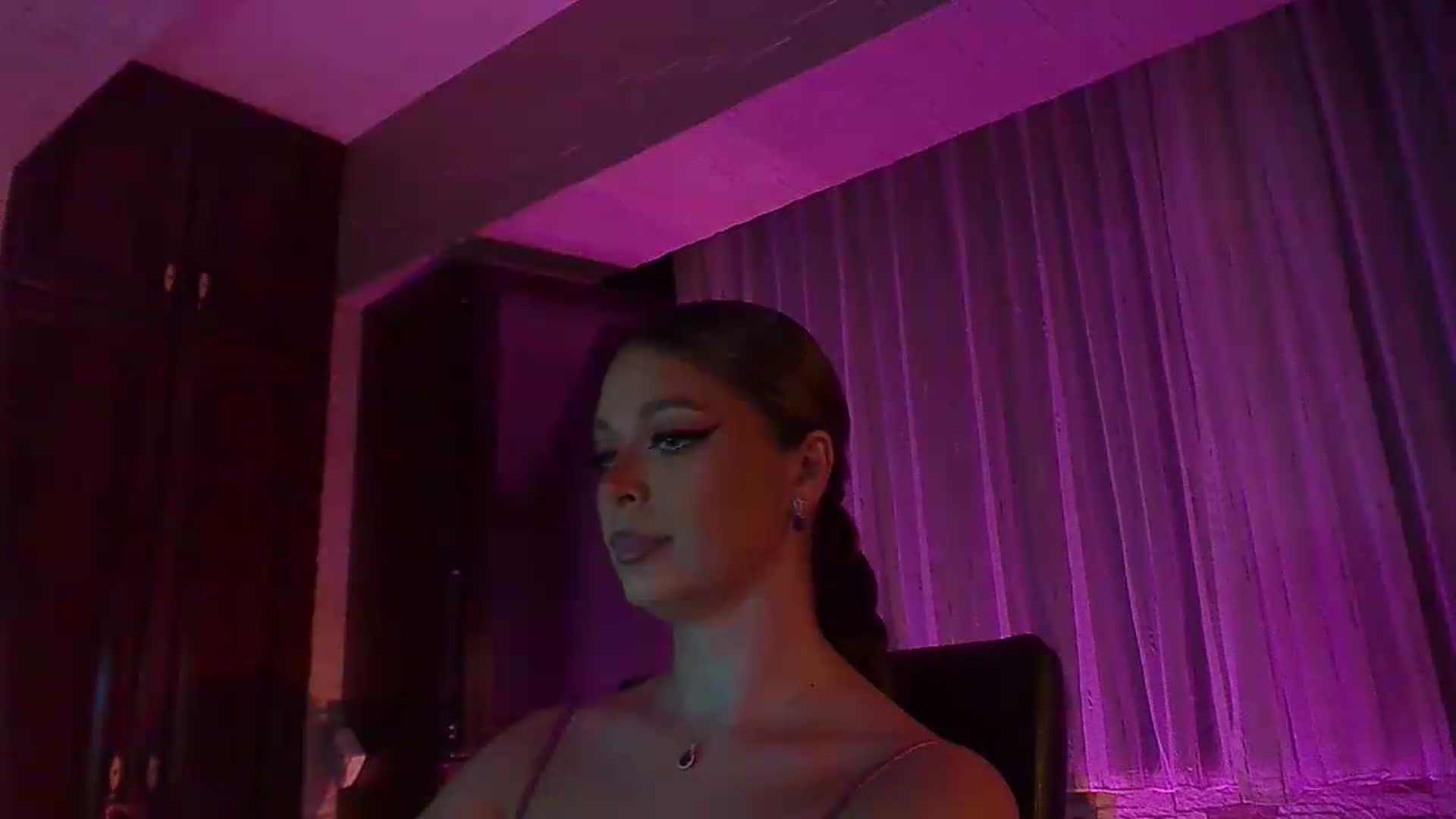 Gallery image thumbnail from No_bo_dy's myfreecams stream on, 07/26/2026, 23:53 image 16 of 20